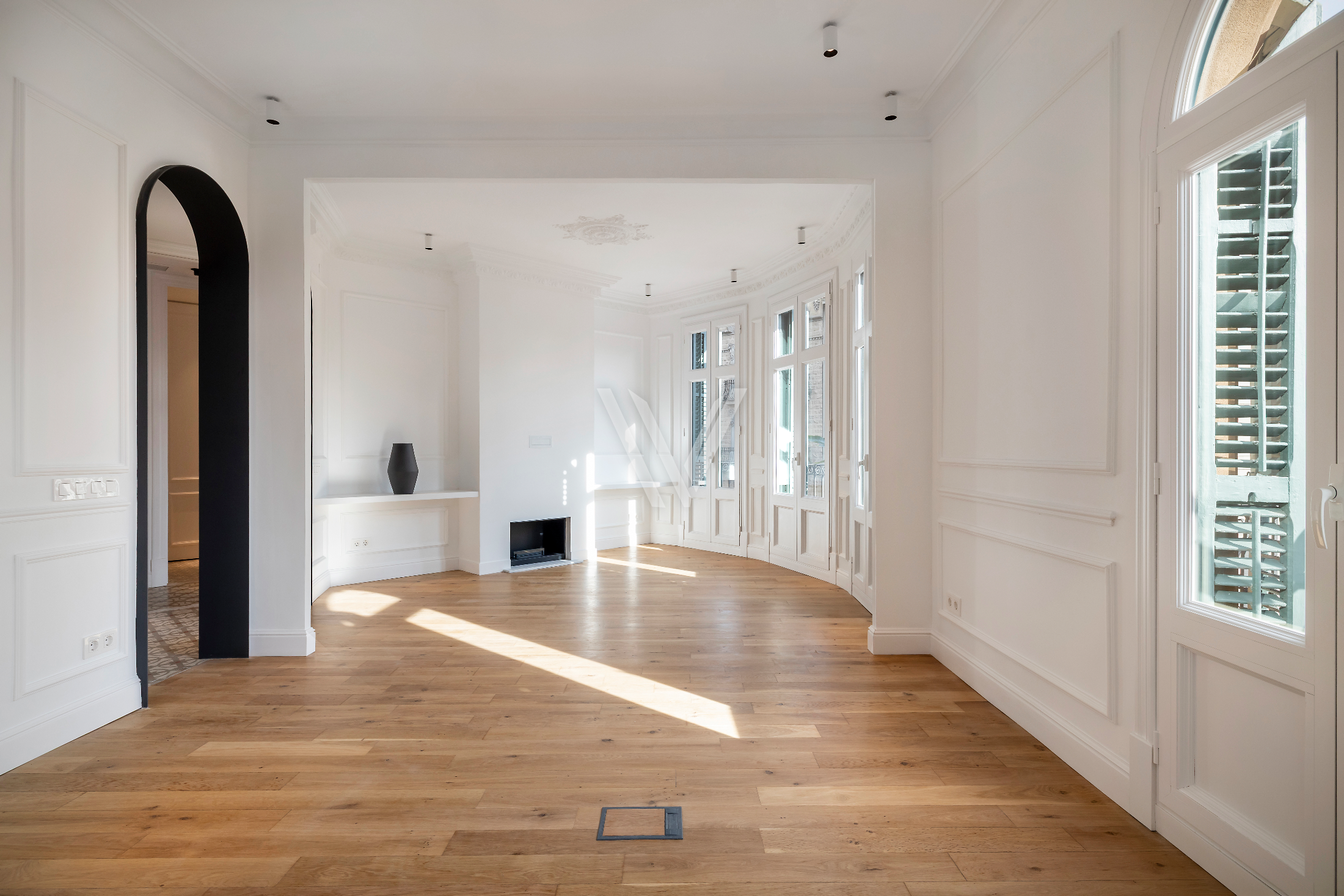 Renovated Corner Residence in L’Antiga Esquerra de l’Eixample