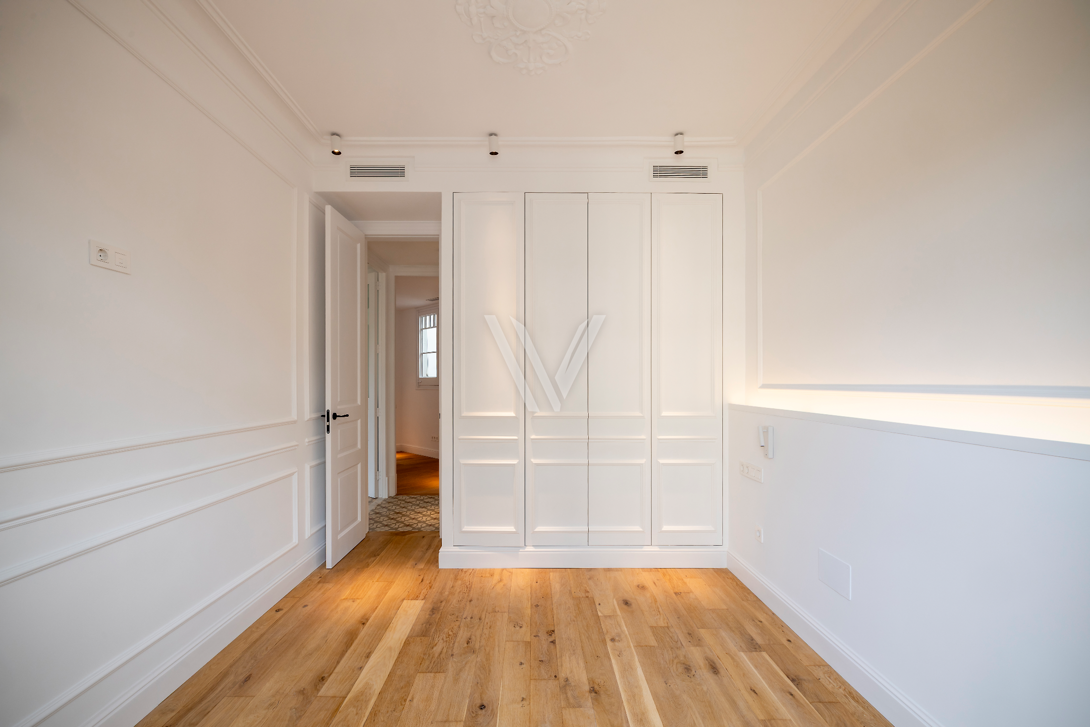 Renovated Corner Residence in L’Antiga Esquerra de l’Eixample
