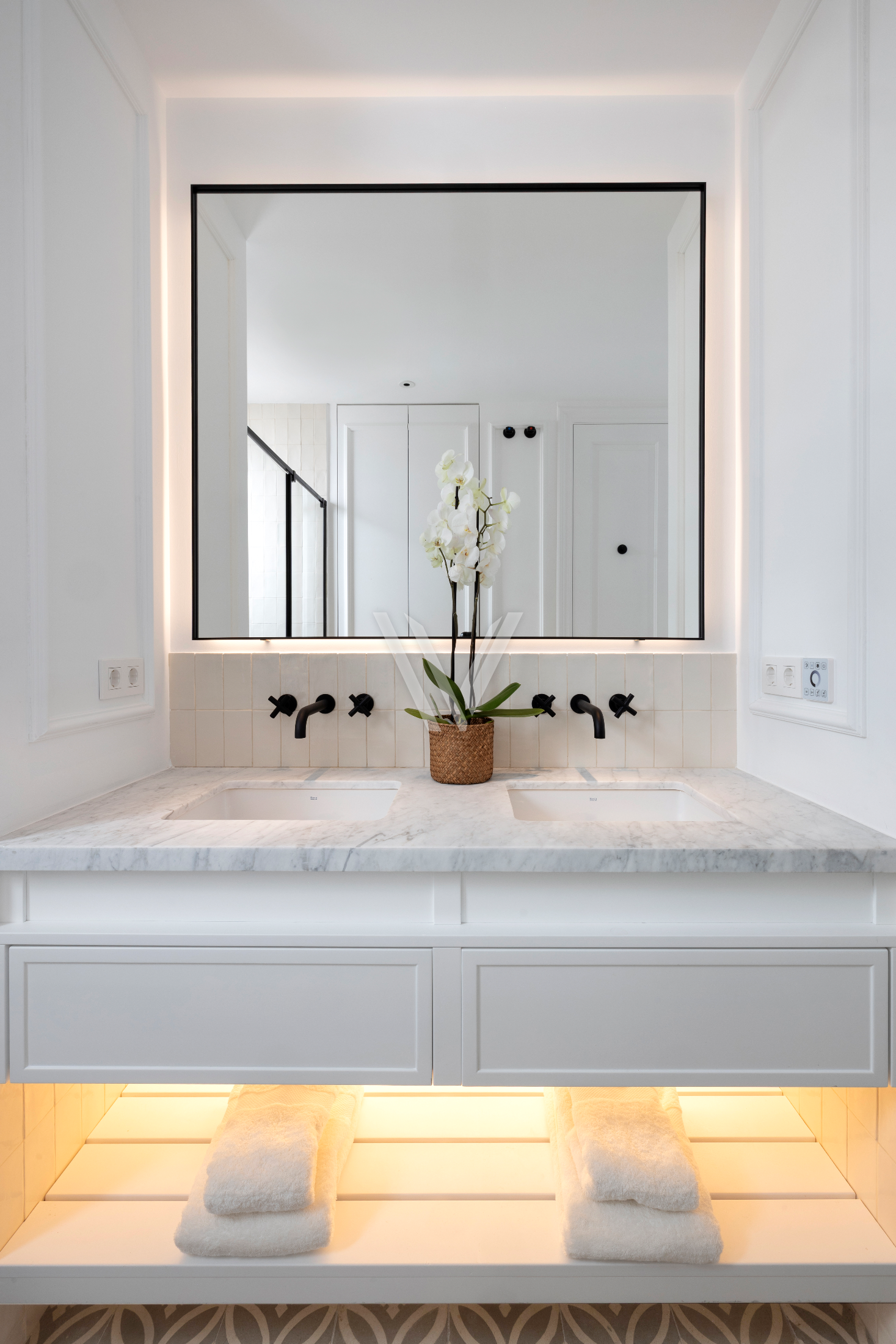Renovated Corner Residence in L’Antiga Esquerra de l’Eixample