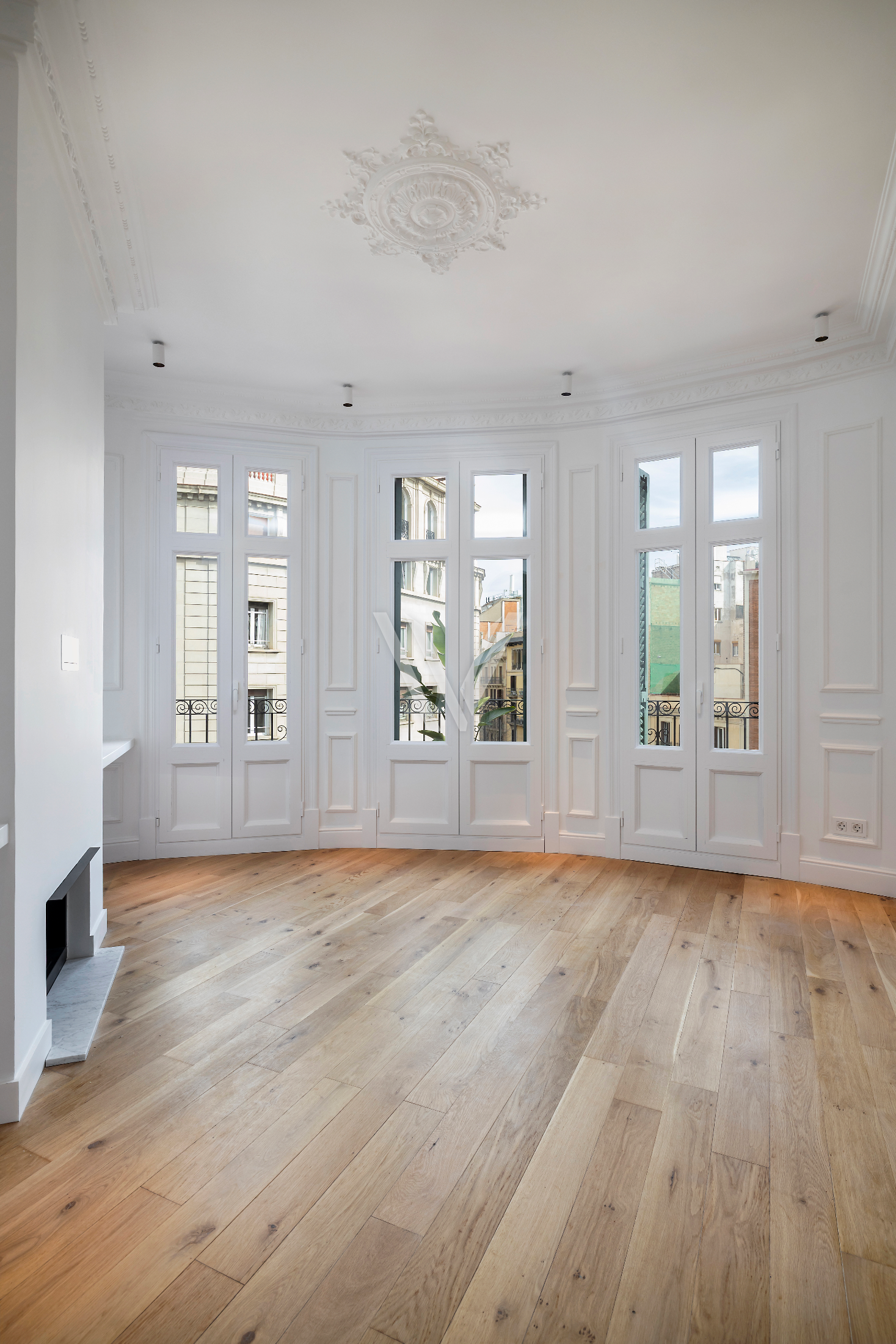 Renovated Corner Residence in L’Antiga Esquerra de l’Eixample
