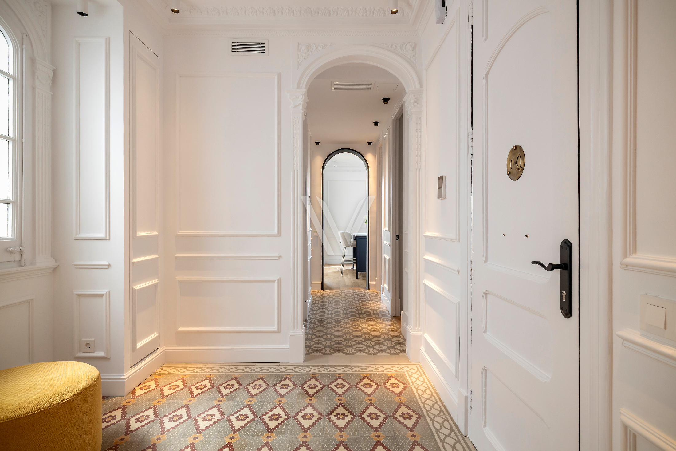 Renovated Corner Residence in L’Antiga Esquerra de l’Eixample