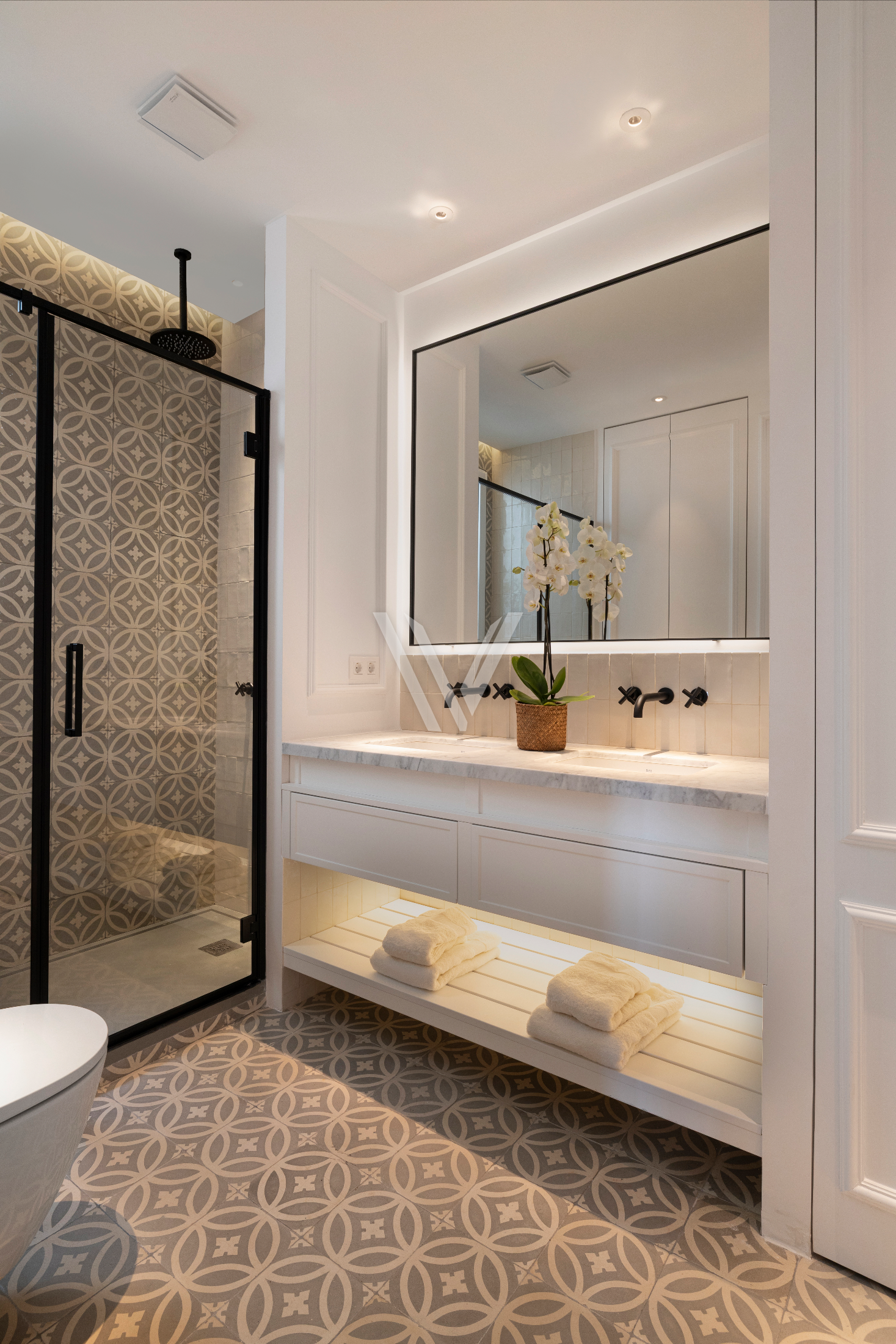 Renovated Corner Residence in L’Antiga Esquerra de l’Eixample