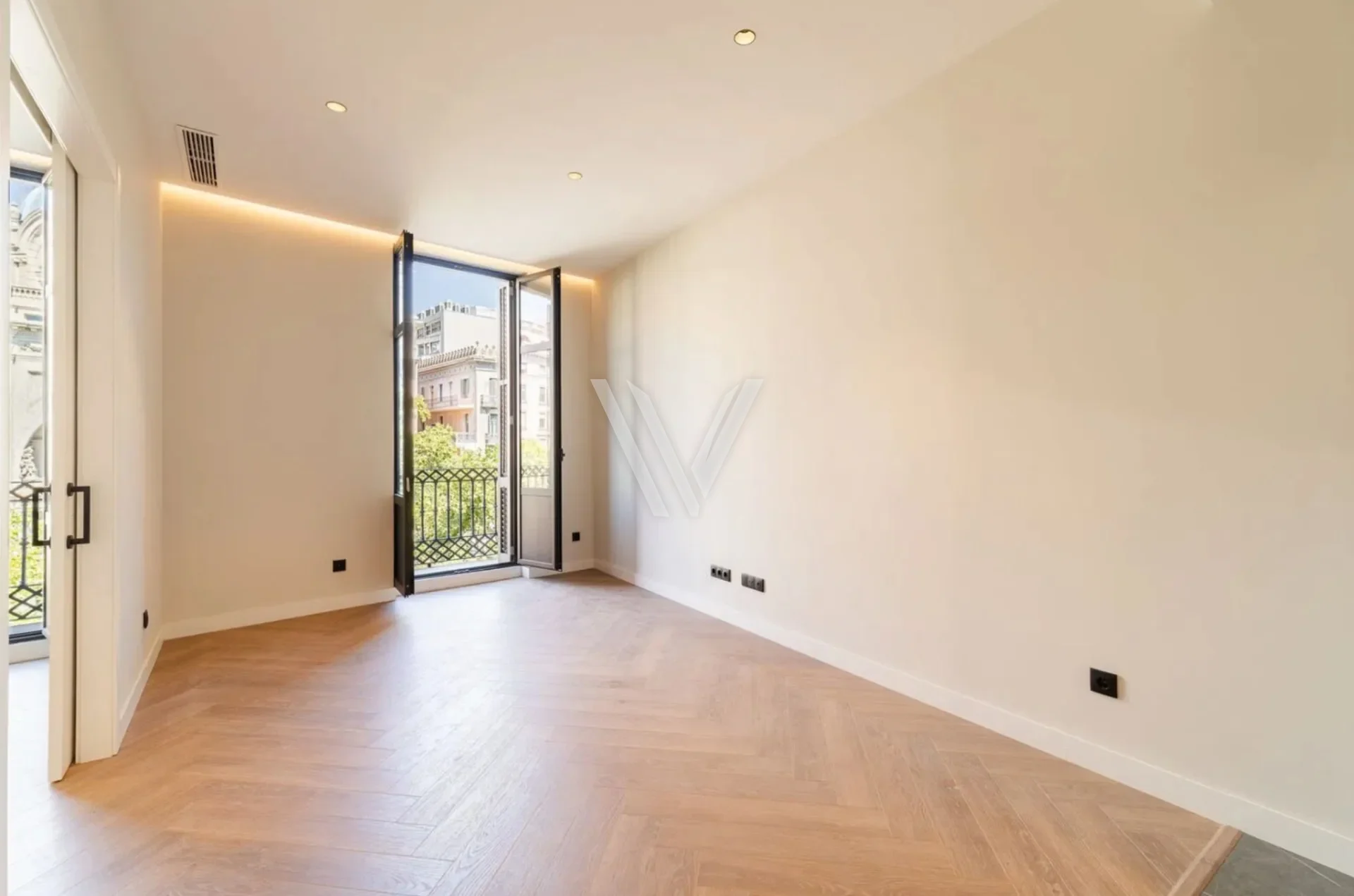Contemporary city residence on Gran Via